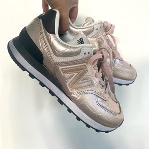 Gorgeous gold New Balance trainers worn once.